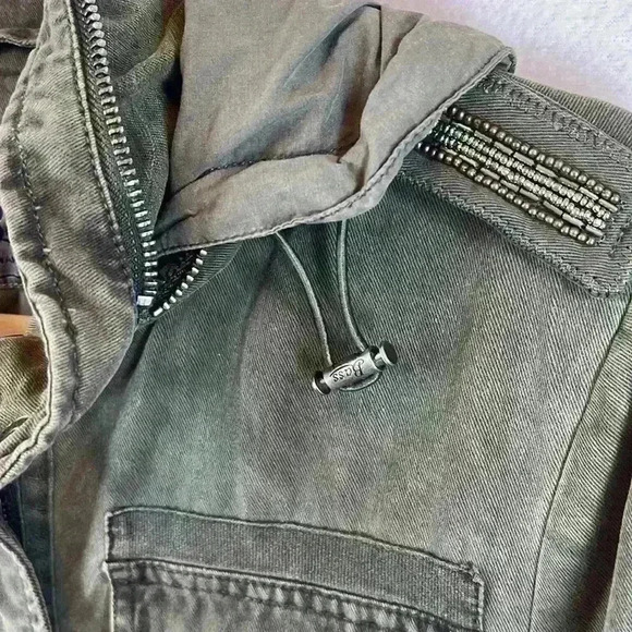 Bass Utility Jacket Women's Size Small Green Beading Detail Adjustable Features - Picture 9 of 13